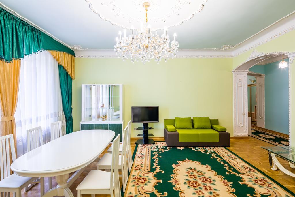 Do Lvova Central Apartments ภายนอก รูปภาพ