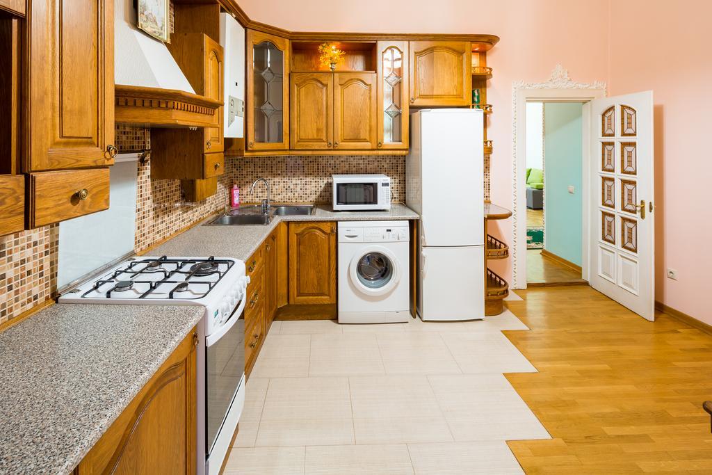 Do Lvova Central Apartments ภายนอก รูปภาพ